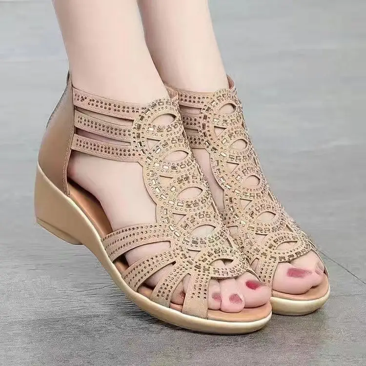Soft Leather Roman Sandals Women's Summer 2024 New Soft Sole Mother Shoes Fashionable Outwear Women's Sandals Wedge Women's Shoes - Image 3