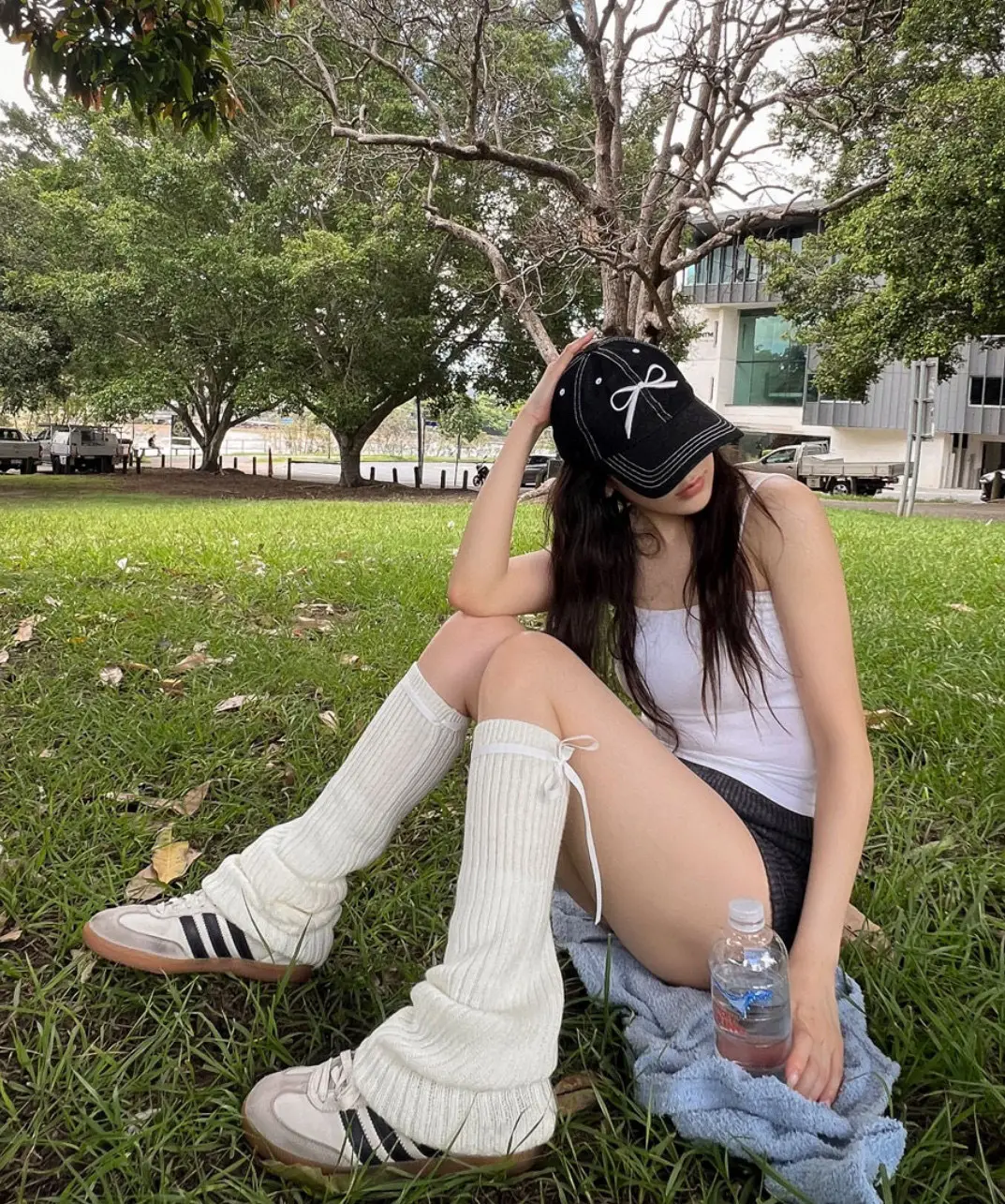 Women Korean Bow Embroidered Baseball Cap White — feature 2