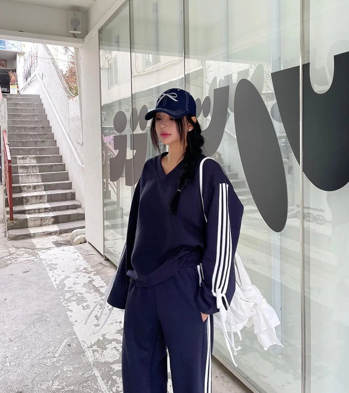Women Korean Bow Embroidered Baseball Cap White — feature 5
