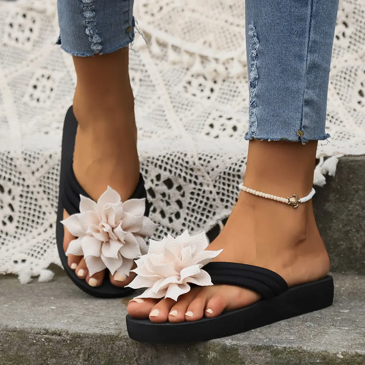 Women Red Flower Flip Flops Large Size Summer — feature 4