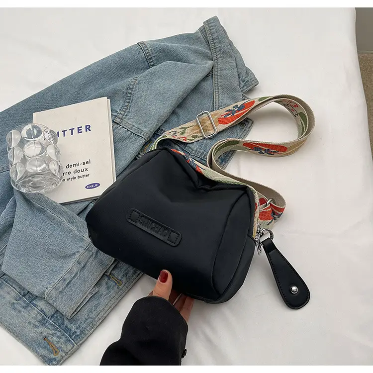 Women's Crossbody Bag Canvas Spring 2026 — feature 14