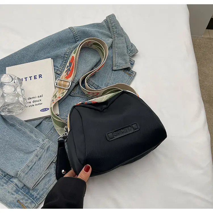 Women's Crossbody Bag Canvas Spring 2026 — feature 17