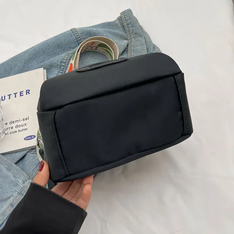 Women's Crossbody Bag Canvas Spring 2026 — feature 19