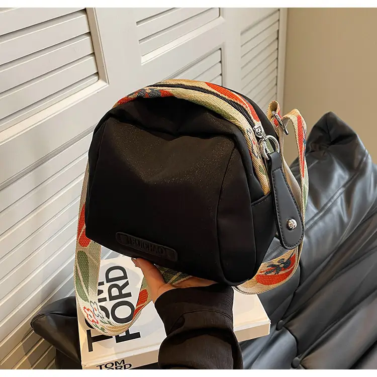 Women's Crossbody Bag Canvas Spring 2026 — feature 32