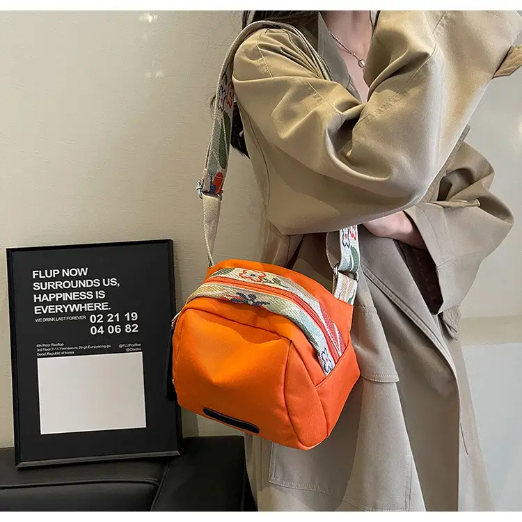 Women's Crossbody Bag Canvas Spring 2026 — feature 42