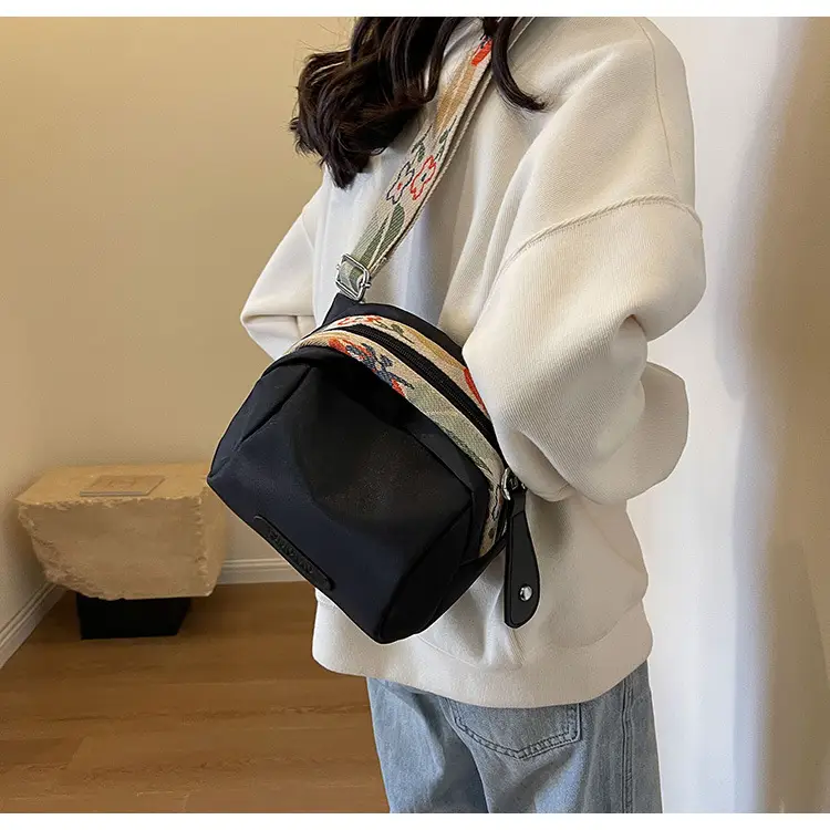 Women's Crossbody Bag Canvas Spring 2026 — feature 48