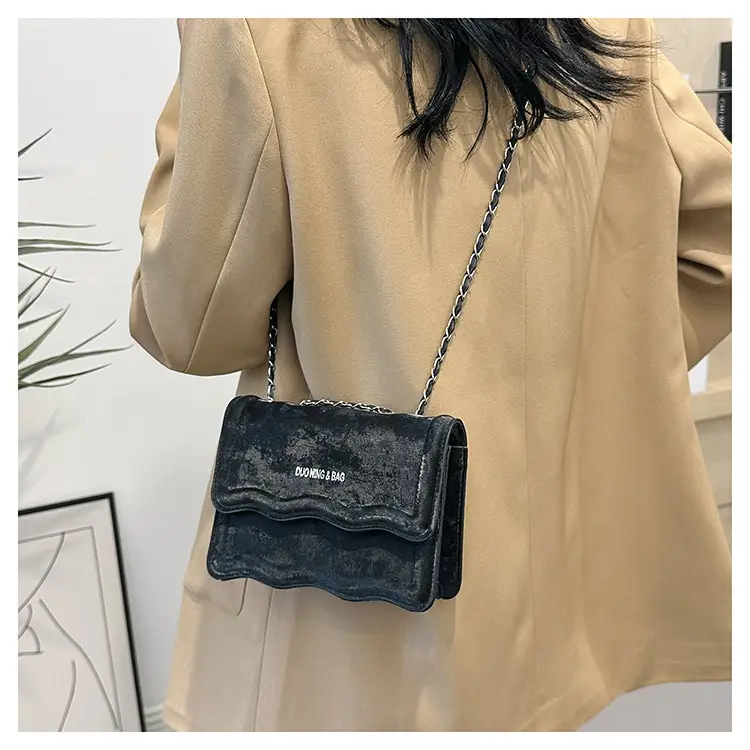 Light Blue Chain Shoulder Bag for Women 2024 Spring Summer — feature 16