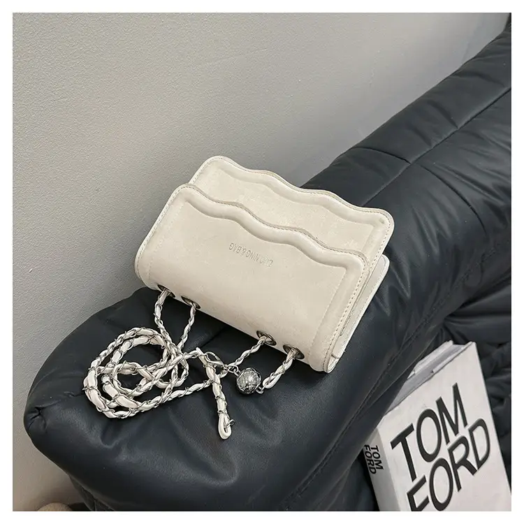 Light Blue Chain Shoulder Bag for Women 2024 Spring Summer — feature 24