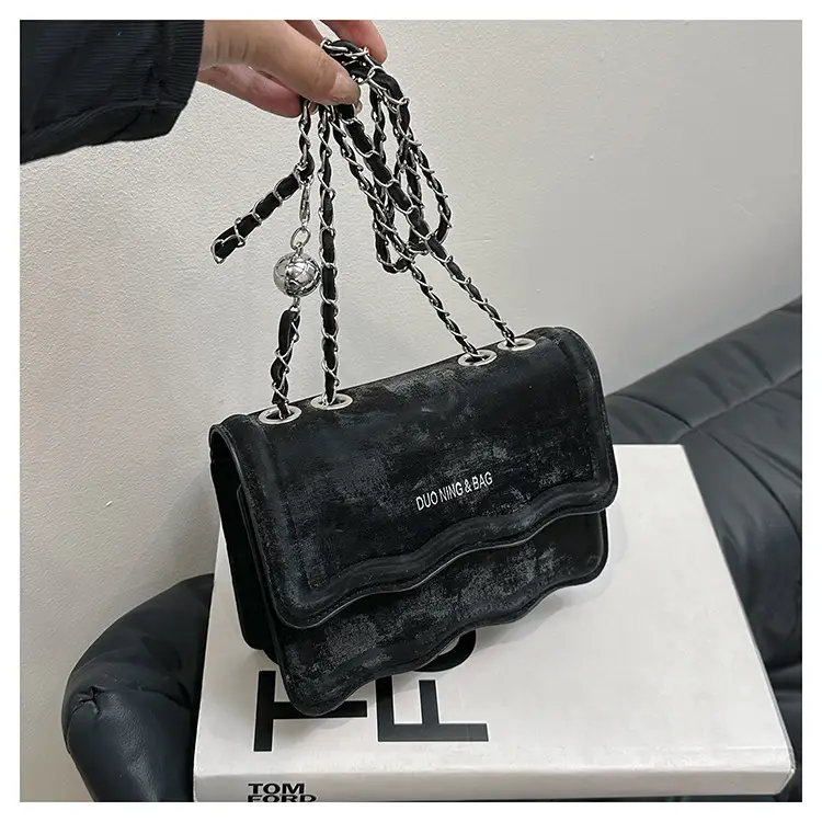 Light Blue Chain Shoulder Bag for Women 2024 Spring Summer — feature 25