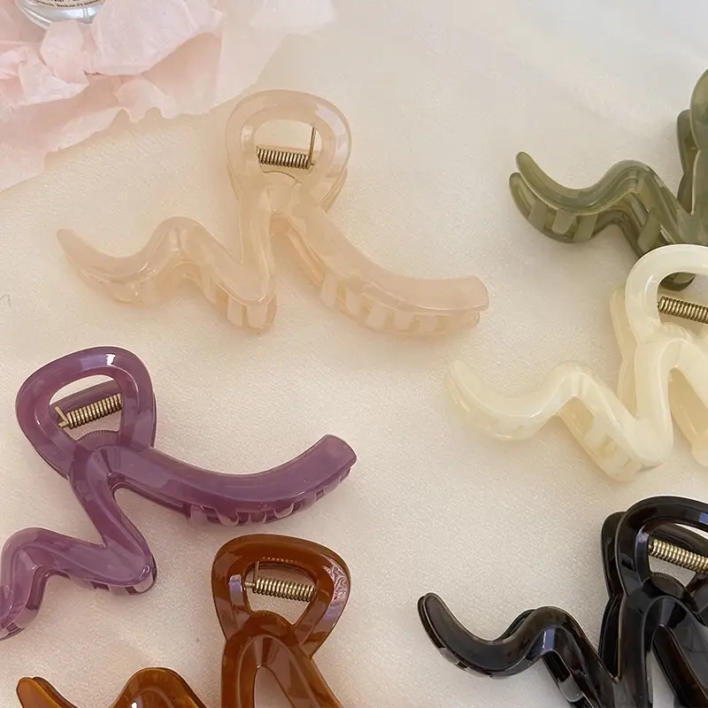 Women's Large Hair Clip for Volume & Grip - Image 9