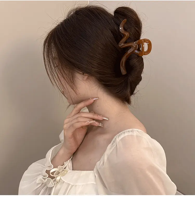 Women's Large Hair Clip for Volume & Grip — feature 11
