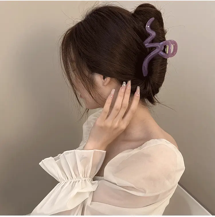 Women's Large Hair Clip for Volume & Grip — feature 13