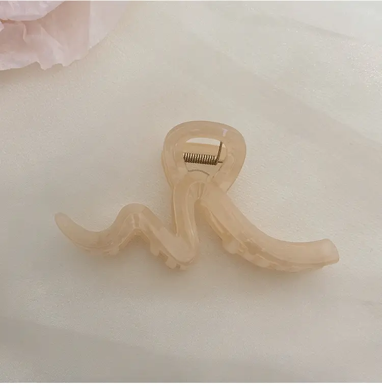 Women's Large Hair Clip for Volume & Grip — feature 7