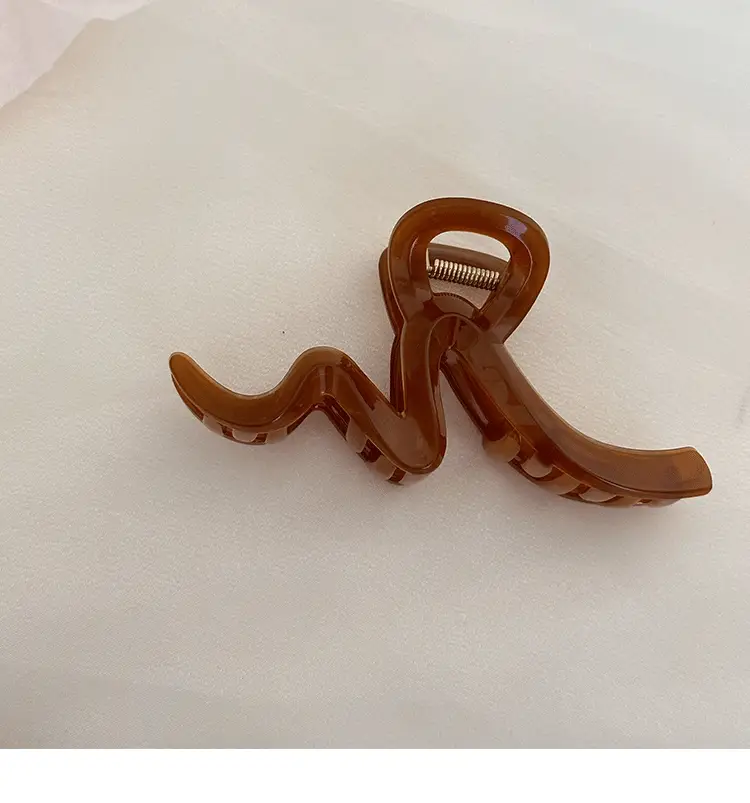 Women's Large Hair Clip for Volume & Grip — feature 9