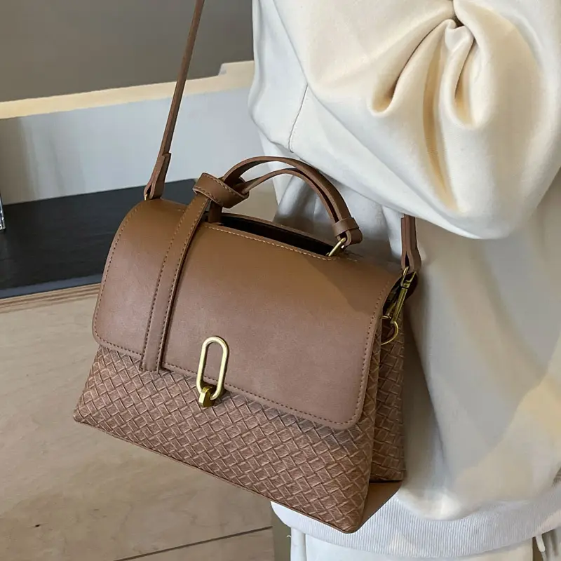 Women's Beige White Textured Shoulder Bag with Gold Clasp - Image 8