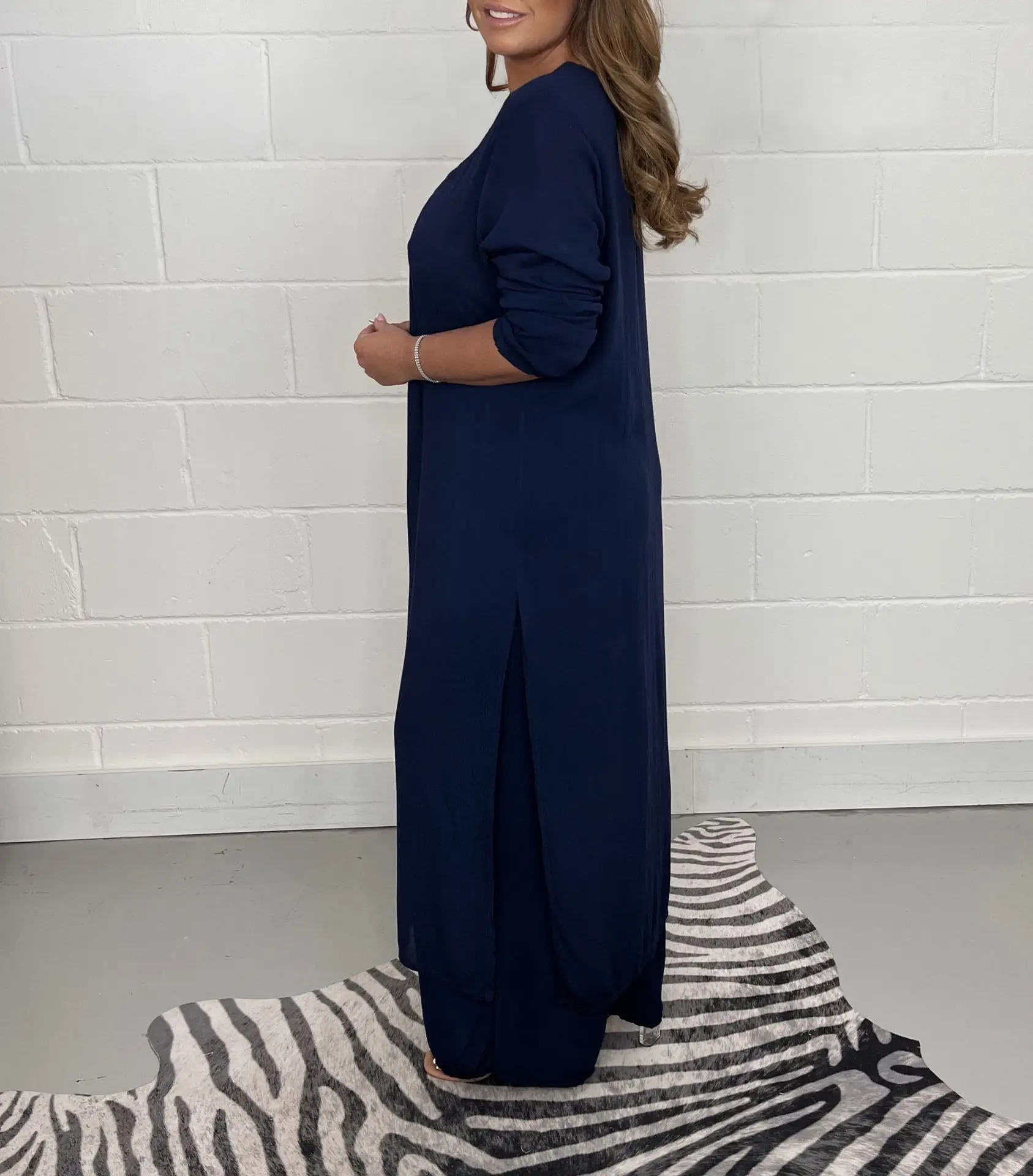 Women V-neck Long Sleeve Split Wide Pants Suit Solid Color — feature 3