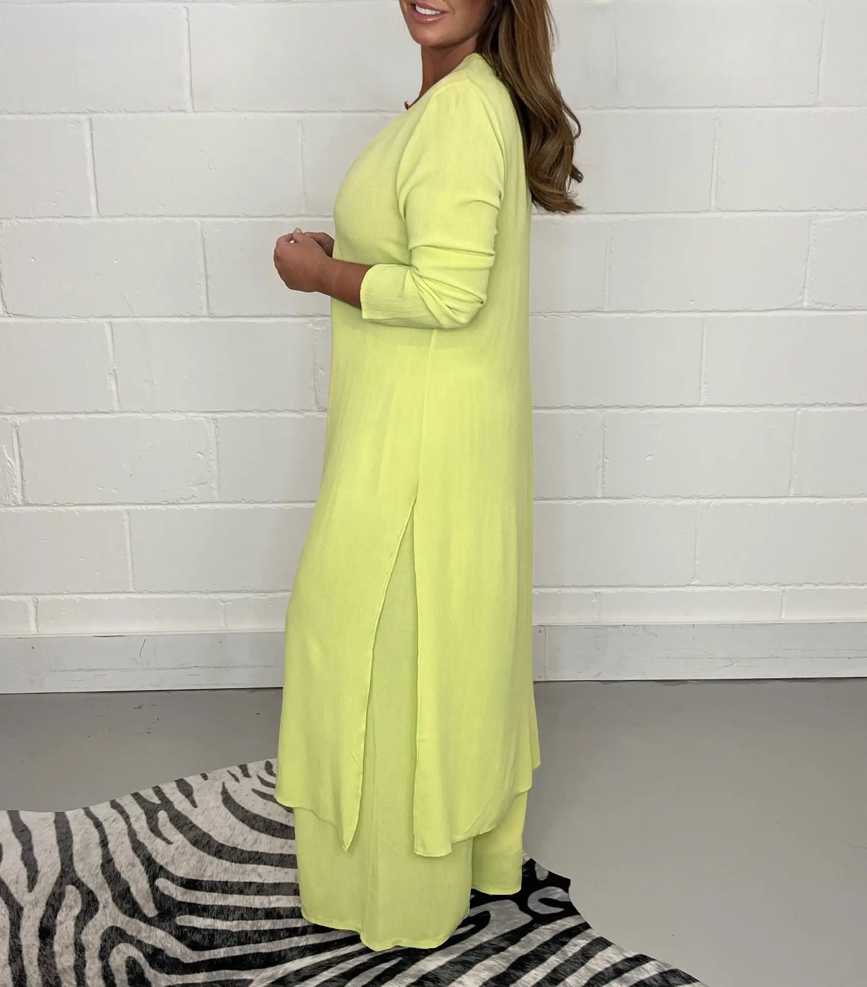 Women V-neck Long Sleeve Split Wide Pants Suit Solid Color — feature 9