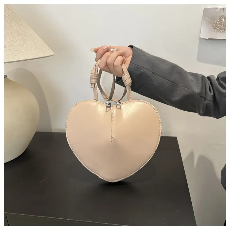 Heart-Shaped Women's Shoulder Bag Beige 2024 — feature 17