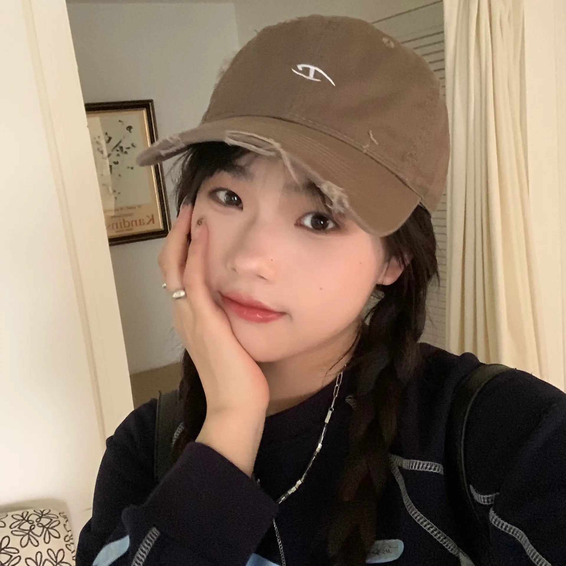Women Embroidered Duckbill Cap Face-Slimming Baseball Cap - Image 10