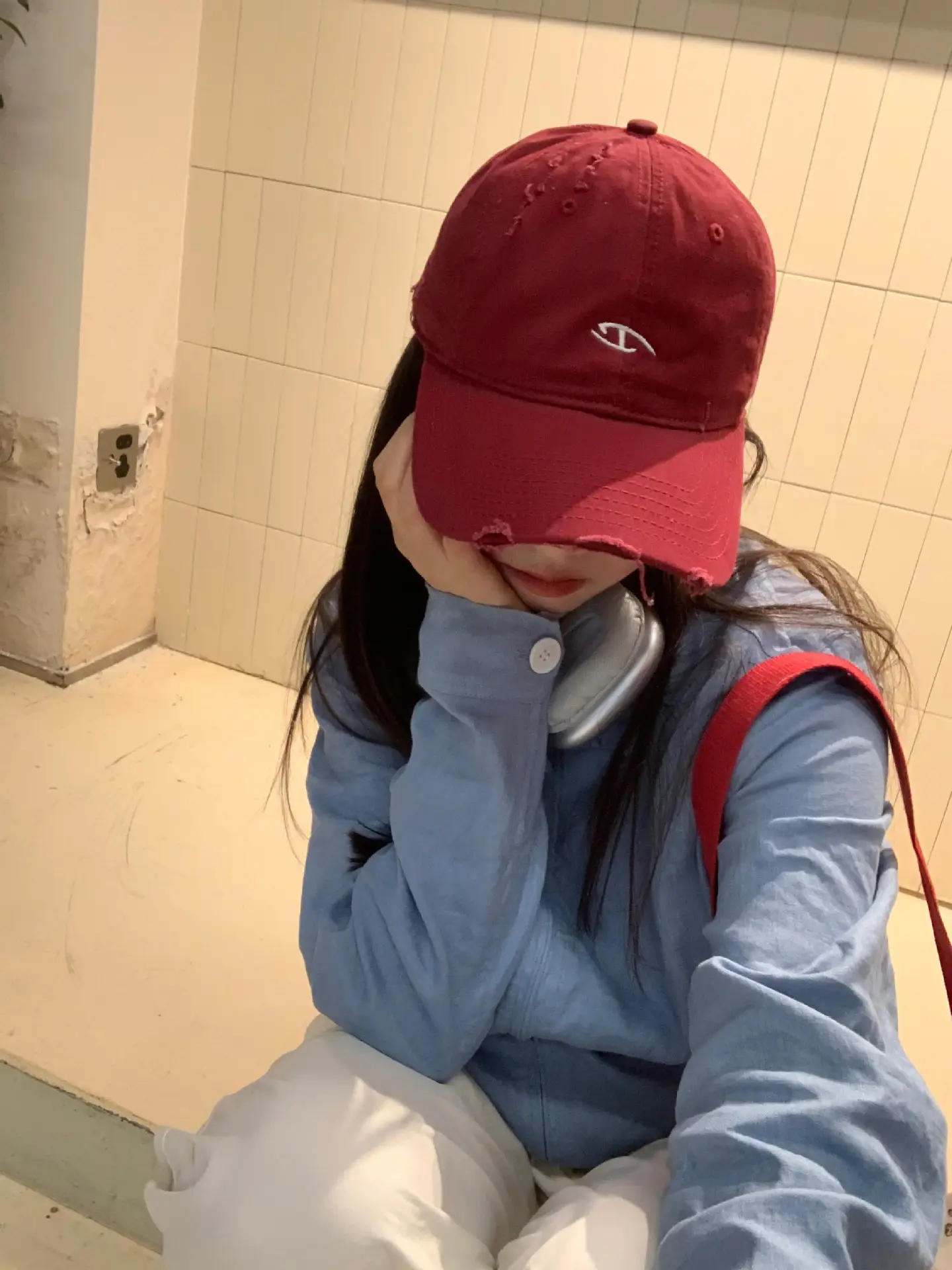 Women Embroidered Duckbill Cap Face-Slimming Baseball Cap — feature 2