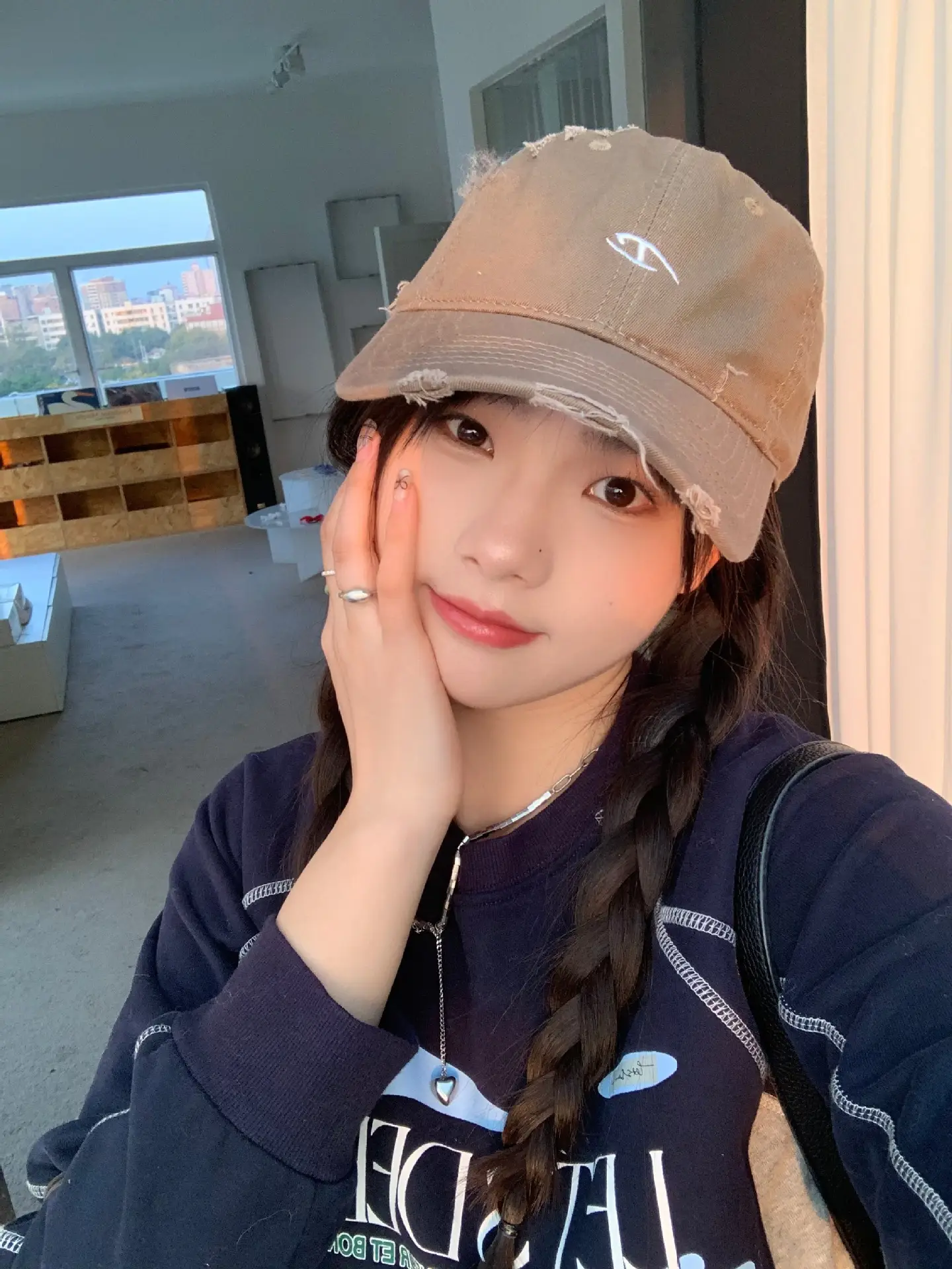 Women Embroidered Duckbill Cap Face-Slimming Baseball Cap — feature 24
