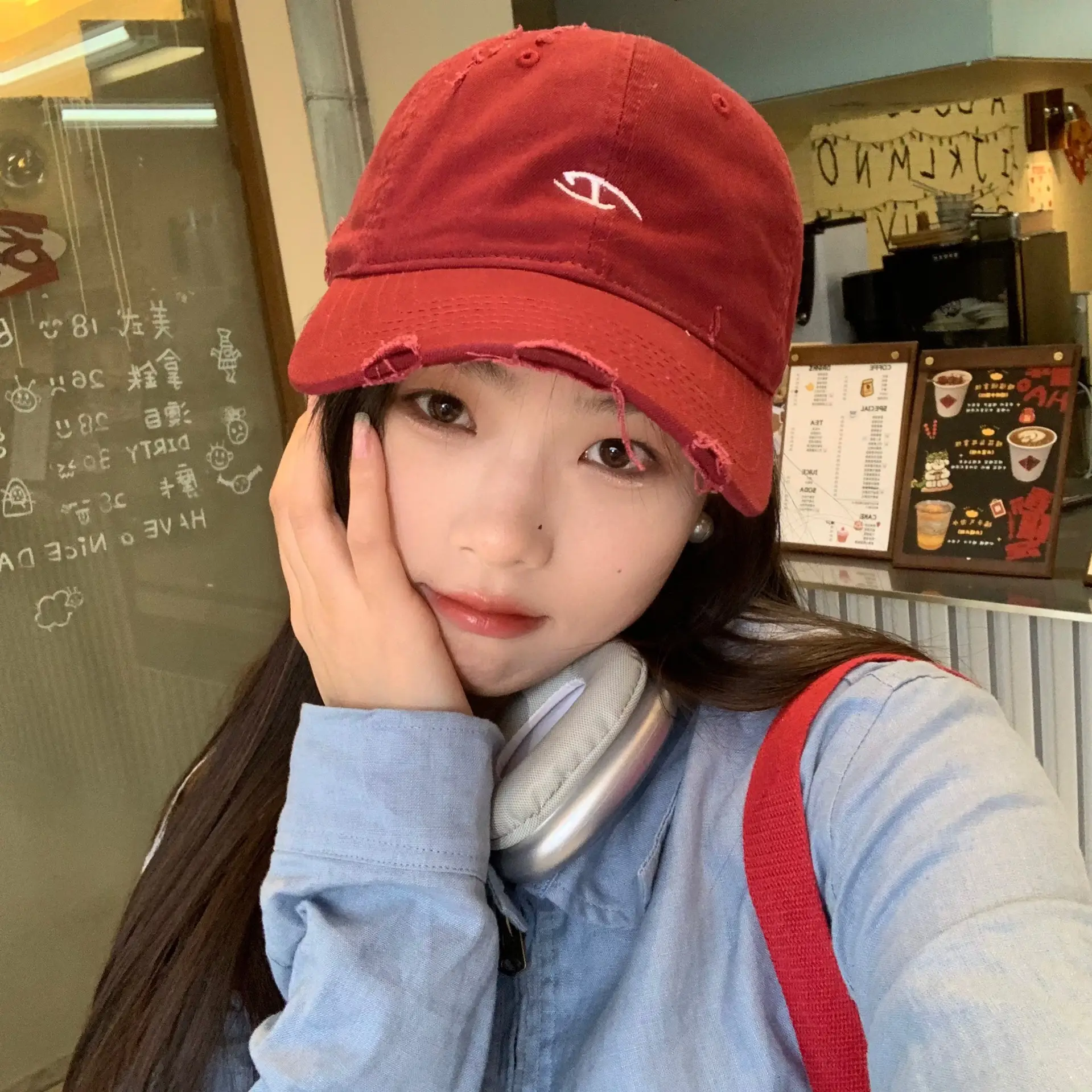 Women Embroidered Duckbill Cap Face-Slimming Baseball Cap — feature 8