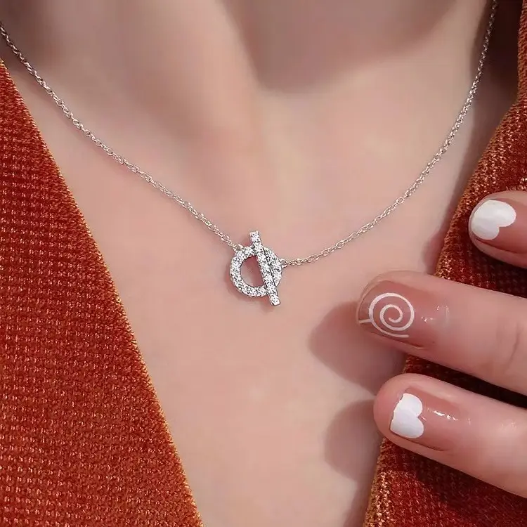 Small Q-Pig Nose Diamond Bracelet for Women - Image 2