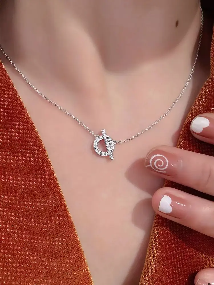 Small Q-Pig Nose Diamond Bracelet for Women — feature 2