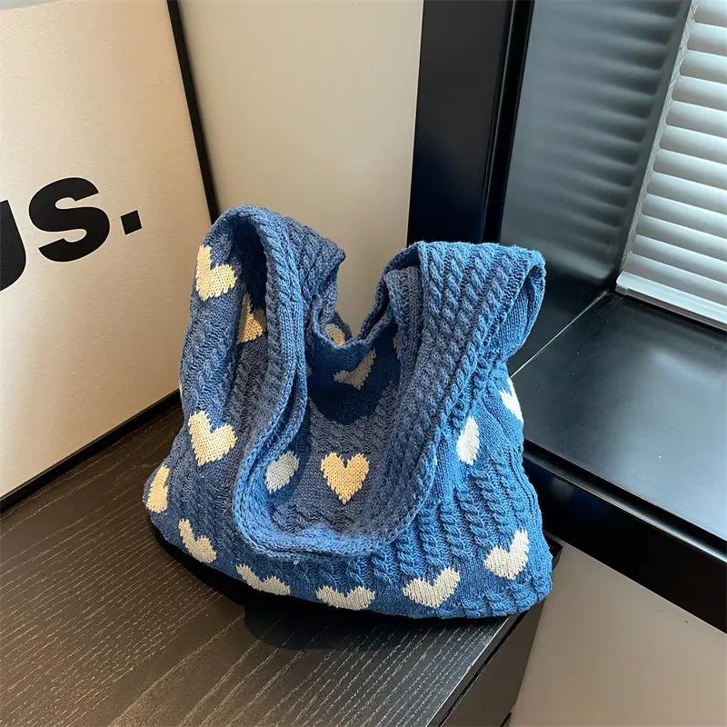 Heart-Shaped Knitted Women's Shoulder Bag - Image 6