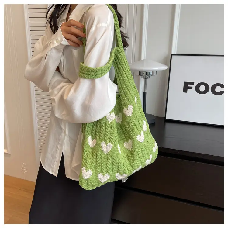 Heart-Shaped Knitted Women's Shoulder Bag — feature 24