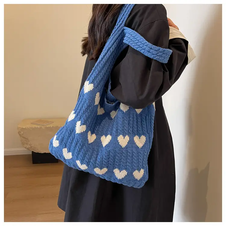 Heart-Shaped Knitted Women's Shoulder Bag — feature 26