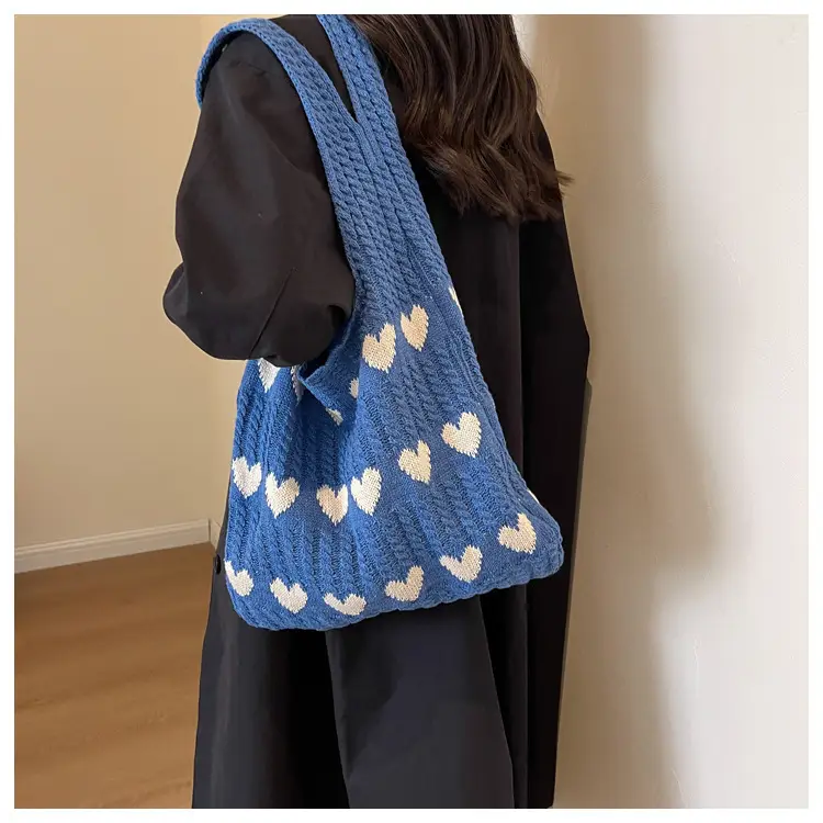 Heart-Shaped Knitted Women's Shoulder Bag — feature 27