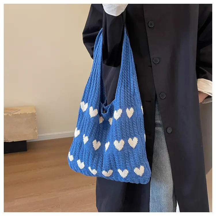 Heart-Shaped Knitted Women's Shoulder Bag — feature 28