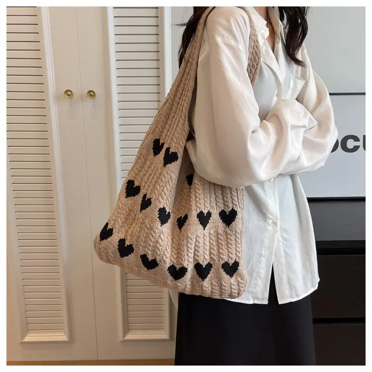 Heart-Shaped Knitted Women's Shoulder Bag — feature 30