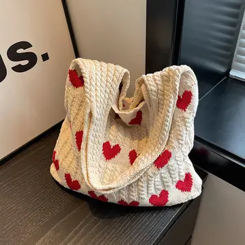 Heart-Shaped Knitted Women's Shoulder Bag — feature 6