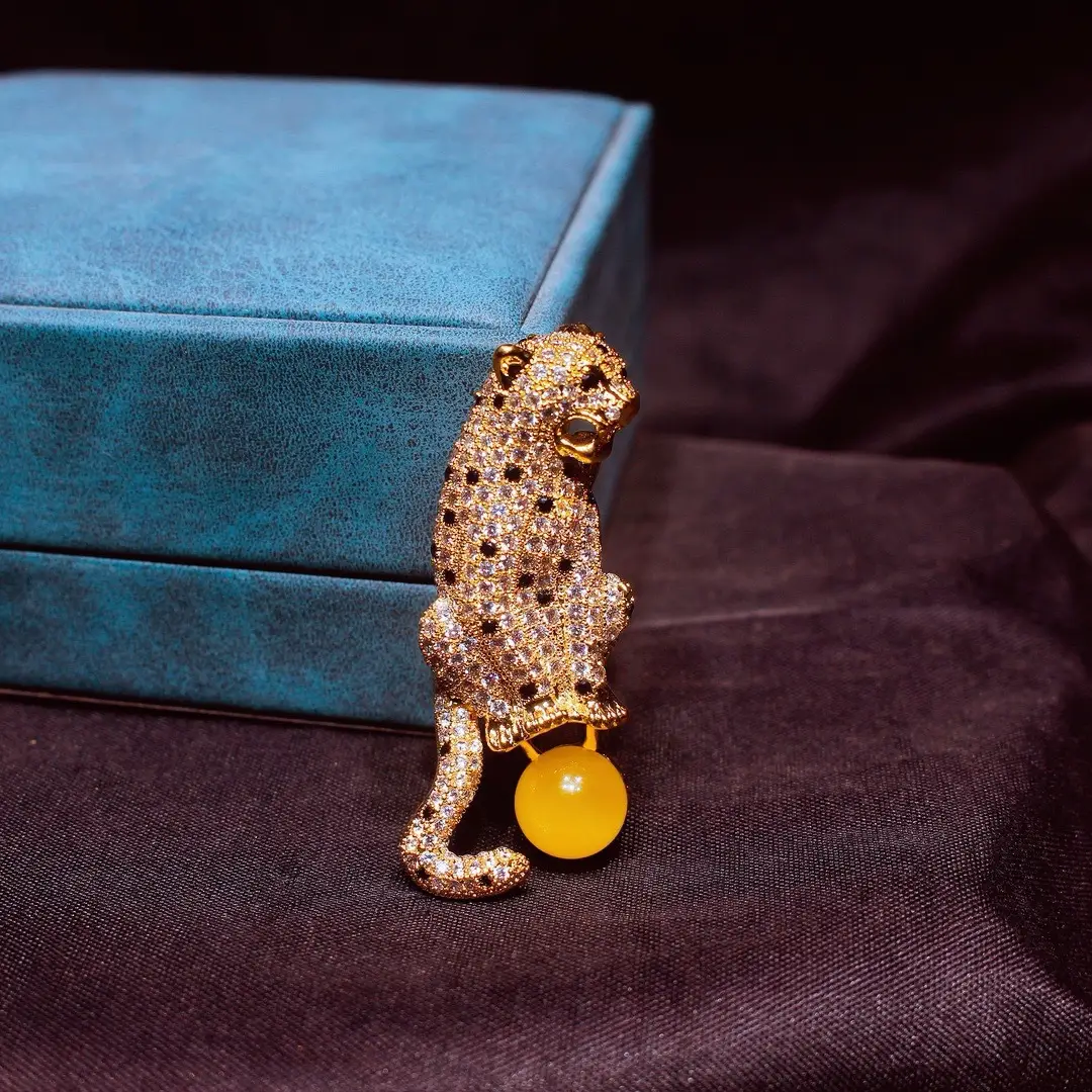 Russian Beeswax Chicken Fat Brass Brooch 12mm - Image 3