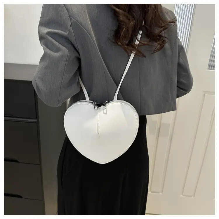 Women Heart-Shaped Underarm Bags 2024 Summer — feature 26