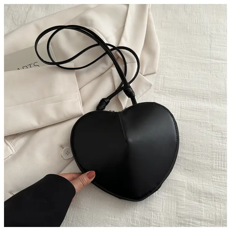 Women Heart-Shaped Underarm Bags 2024 Summer — feature 32