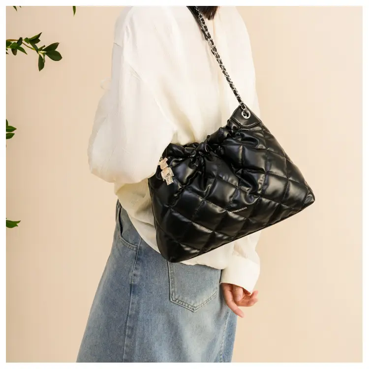 Women Rhombus Chain Bucket Bag Large Capacity Cream — feature 10