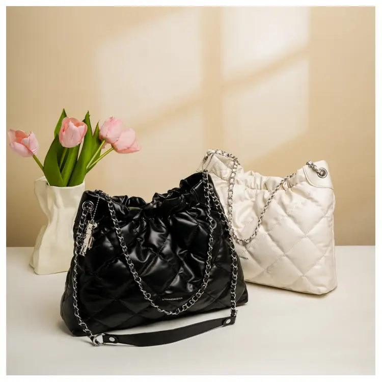 Women Rhombus Chain Bucket Bag Large Capacity Cream — feature 15