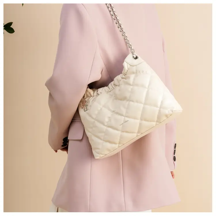 Women Rhombus Chain Bucket Bag Large Capacity Cream — feature 7