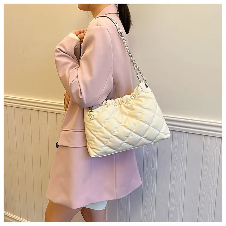 Women Rhombus Chain Bucket Bag Large Capacity Cream — feature 9