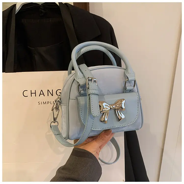 Women Diamond Pattern Chain Shoulder Bag 2026 — feature 18