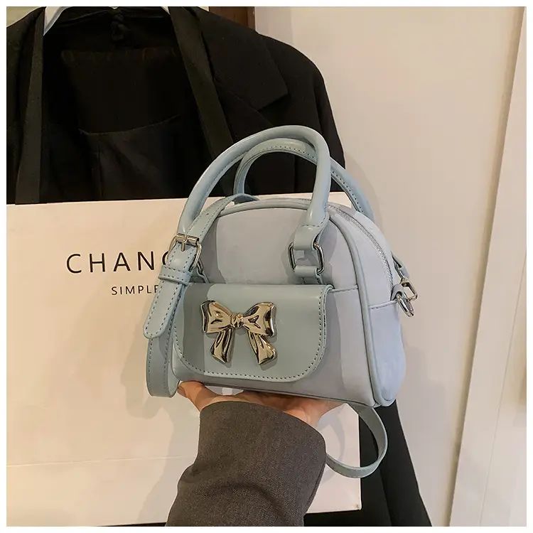 Women Diamond Pattern Chain Shoulder Bag 2026 — feature 19