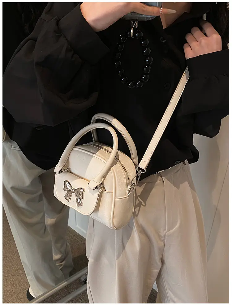 Women Diamond Pattern Chain Shoulder Bag 2026 — feature 29
