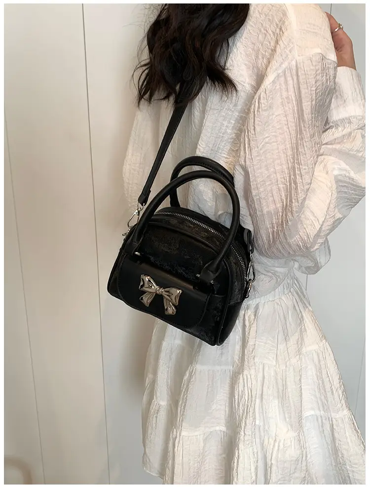 Women Diamond Pattern Chain Shoulder Bag 2026 — feature 31