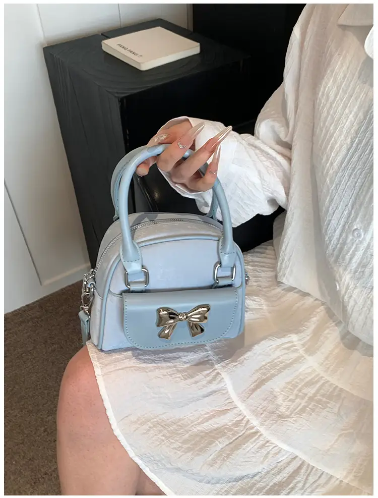 Women Diamond Pattern Chain Shoulder Bag 2026 — feature 33