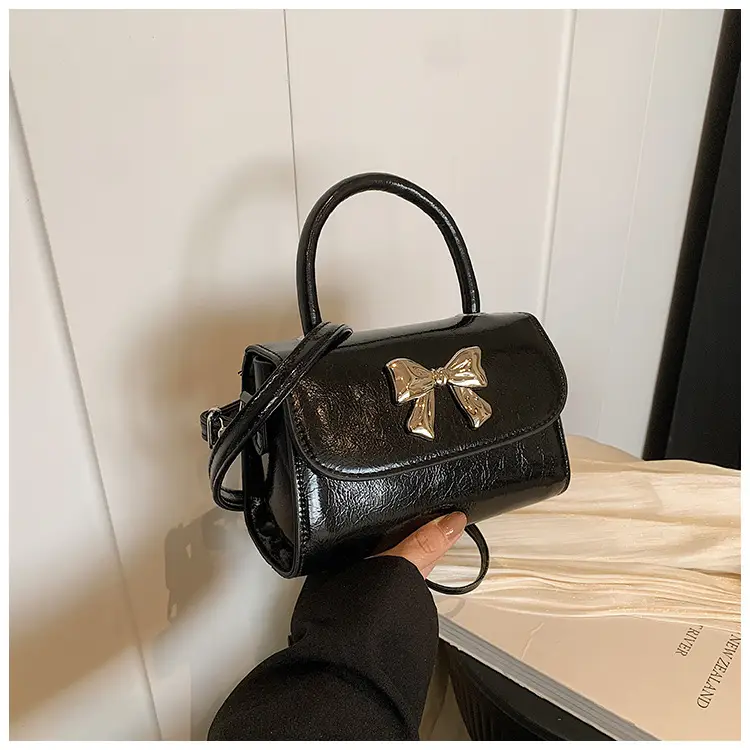 White Bowknot Shoulder Messenger Bag 2024 — feature 21
