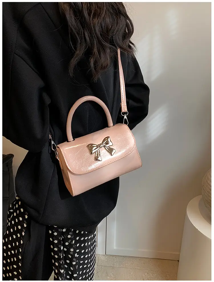 White Bowknot Shoulder Messenger Bag 2024 — feature 7