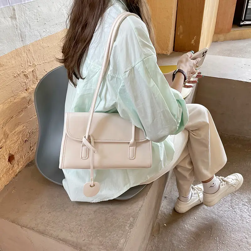 Green French Niche Shoulder Bag for Women 2023 — feature 10
